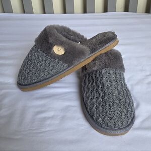 Cozy Gray Women's Slippers Size 5/6